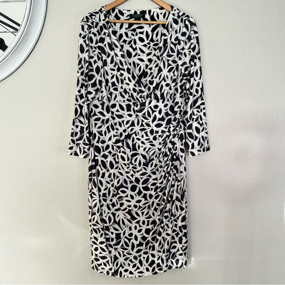 Ralph Lauren Short Sleeve Dress with Stretch Ruched Side. Size 16